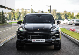 Подержанный автомобиль Porsche Cayenne 2023 года (4 фото)