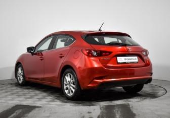 Подержанный автомобиль Mazda 3 Hatchback 2018 года (7 фото)