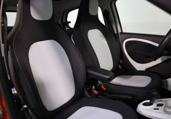 Подержанный автомобиль Smart Forfour 2016 года (21 фото)