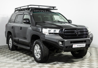 Подержанный автомобиль Toyota Land Cruiser Suv 2008 года (3 фото)