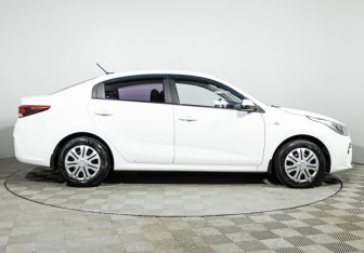 Подержанный автомобиль Kia Rio Sedan 2019 года (4 фото)