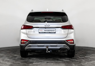 Подержанный автомобиль Hyundai Santa Fe 2020 года (8 фото)