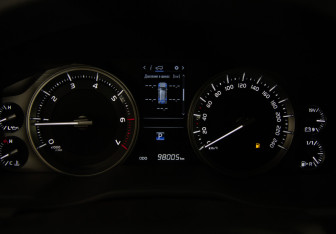 Подержанный автомобиль Toyota Land Cruiser Suv 2016 года (13 фото)