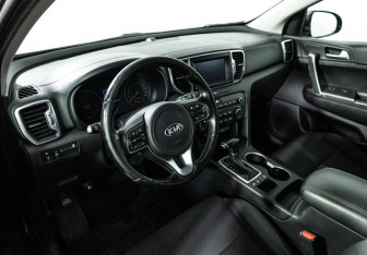 Подержанный автомобиль Kia Sportage 2017 года (11 фото)