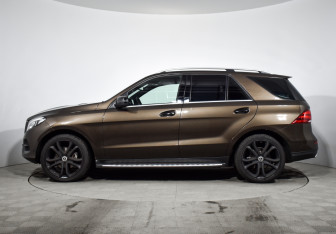 Подержанный автомобиль Mercedes-Benz GLE 2015 года (8 фото)