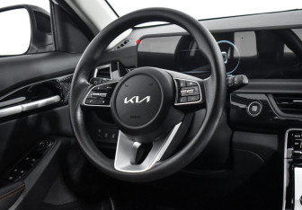 Подержанный автомобиль Kia Seltos 2026 года (19 фото)