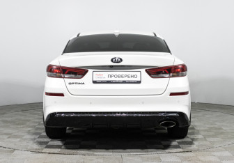Подержанный автомобиль Kia Optima Sedan 2018 года (6 фото)