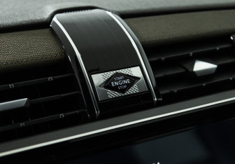 Подержанный автомобиль DS 7 Crossback 2020 года (17 фото)