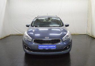 Подержанный автомобиль Kia Ceed Wagon 2016 года (2 фото)