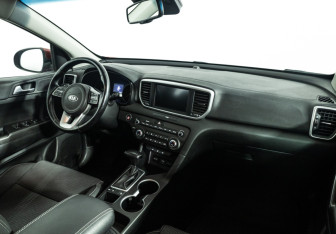 Подержанный автомобиль Kia Sportage 2020 года (9 фото)