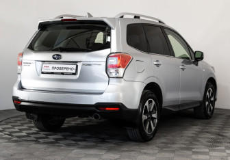 Подержанный автомобиль Subaru Forester Suv 2017 года (5 фото)