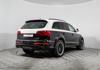 Подержанный автомобиль Audi Q7 2012 года (5 фото)