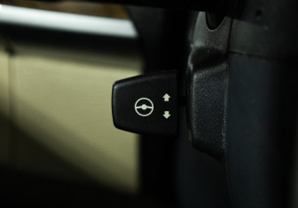 Подержанный автомобиль BMW X5 2007 года (18 фото)