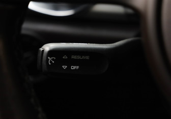 Подержанный автомобиль Porsche Cayenne 2010 года (18 фото)