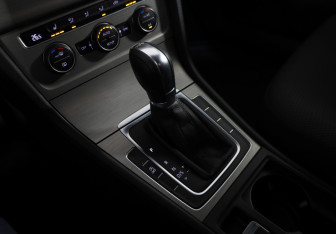 Подержанный автомобиль Volkswagen Golf Hatchback 2014 года (21 фото)