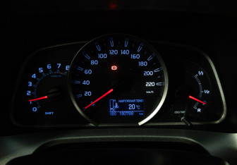 Подержанный автомобиль Toyota RAV4 2014 года (12 фото)