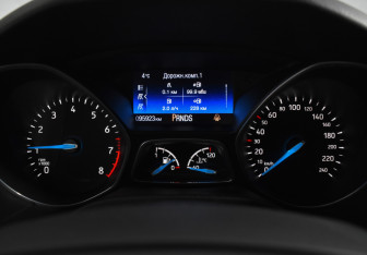 Подержанный автомобиль Ford Focus Sedan 2017 года (21 фото)