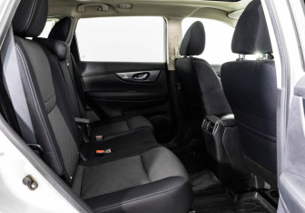 Подержанный автомобиль Nissan X-Trail 2018 года (16 фото)