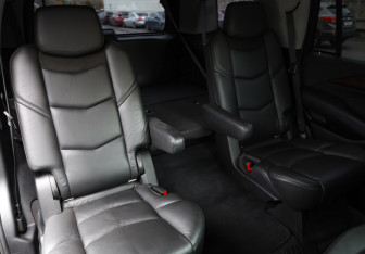 Подержанный автомобиль Cadillac Escalade Suv 2019 года (24 фото)