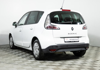 Подержанный автомобиль Renault Scenic 2012 года (7 фото)