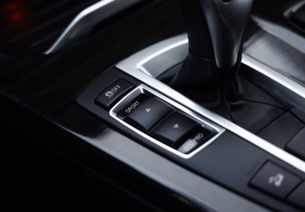 Подержанный автомобиль BMW X4 2014 года (18 фото)