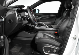 Подержанный автомобиль Geely Tugella 2022 года (13 фото)