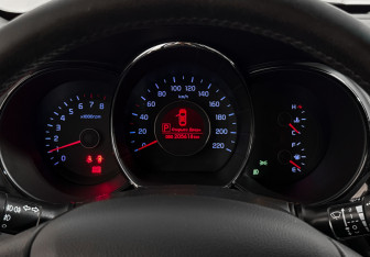 Подержанный автомобиль Kia Rio Hatchback 2012 года (17 фото)