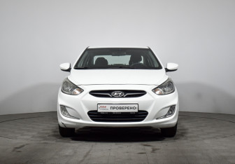 Подержанный автомобиль Hyundai Solaris Sedan 2011 года (2 фото)