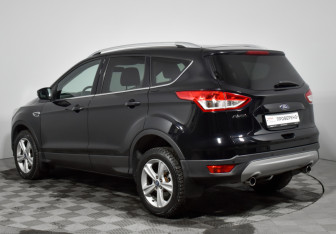 Подержанный автомобиль Ford Kuga 2014 года (7 фото)