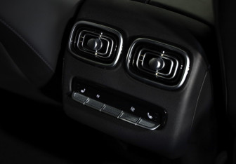 Подержанный автомобиль Jaecoo J8 2024 года (23 фото)