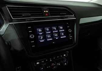 Подержанный автомобиль Volkswagen Tiguan 2019 года (16 фото)