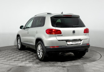 Подержанный автомобиль Volkswagen Tiguan 2013 года (7 фото)