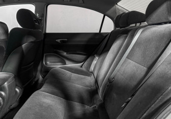 Подержанный автомобиль Honda Civic Sedan 2007 года (12 фото)