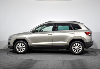 Подержанный автомобиль Skoda Karoq 2020 года (8 фото)