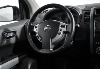 Подержанный автомобиль Nissan X-Trail 2008 года (15 фото)