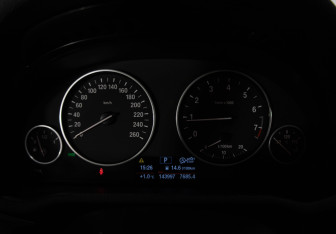 Подержанный автомобиль BMW X3 2015 года (9 фото)