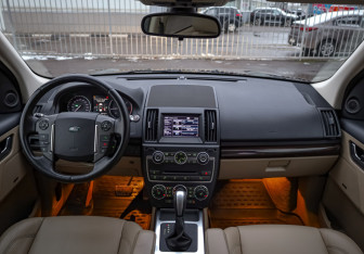 Подержанный автомобиль Land Rover Freelander 2012 года (11 фото)