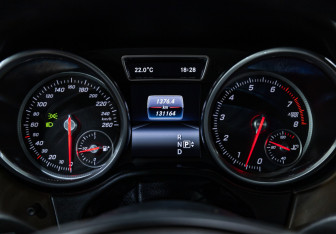 Подержанный автомобиль Mercedes-Benz GLE 2016 года (15 фото)