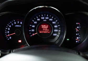 Подержанный автомобиль Kia Rio Sedan 2014 года (12 фото)