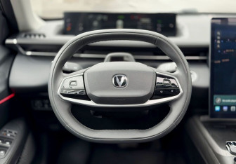 Подержанный автомобиль Changan Lamore 2023 года (14 фото)