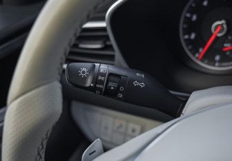 Подержанный автомобиль Genesis G70 2020 года (26 фото)