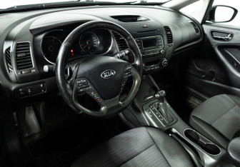 Подержанный автомобиль Kia Cerato Sedan 2013 года (11 фото)