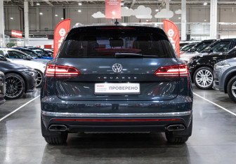 Подержанный автомобиль Volkswagen Touareg 2019 года (12 фото)