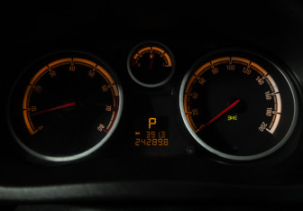 Подержанный автомобиль Opel Corsa 2012 года (12 фото)