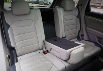 Подержанный автомобиль Volkswagen Touareg 2021 года (29 фото)