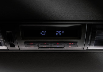 Подержанный автомобиль Volkswagen Multivan 2015 года (28 фото)