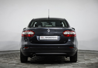 Подержанный автомобиль Renault Fluence 2010 года (6 фото)