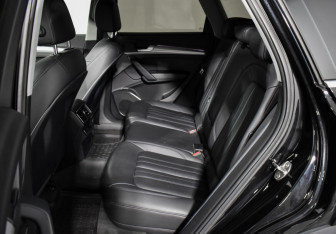 Подержанный автомобиль Audi Q5 2017 года (11 фото)