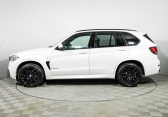 Подержанный автомобиль BMW X5 2015 года (8 фото)