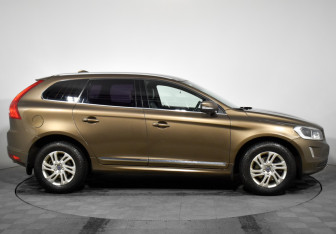 Подержанный автомобиль Volvo XC60 2017 года (4 фото)